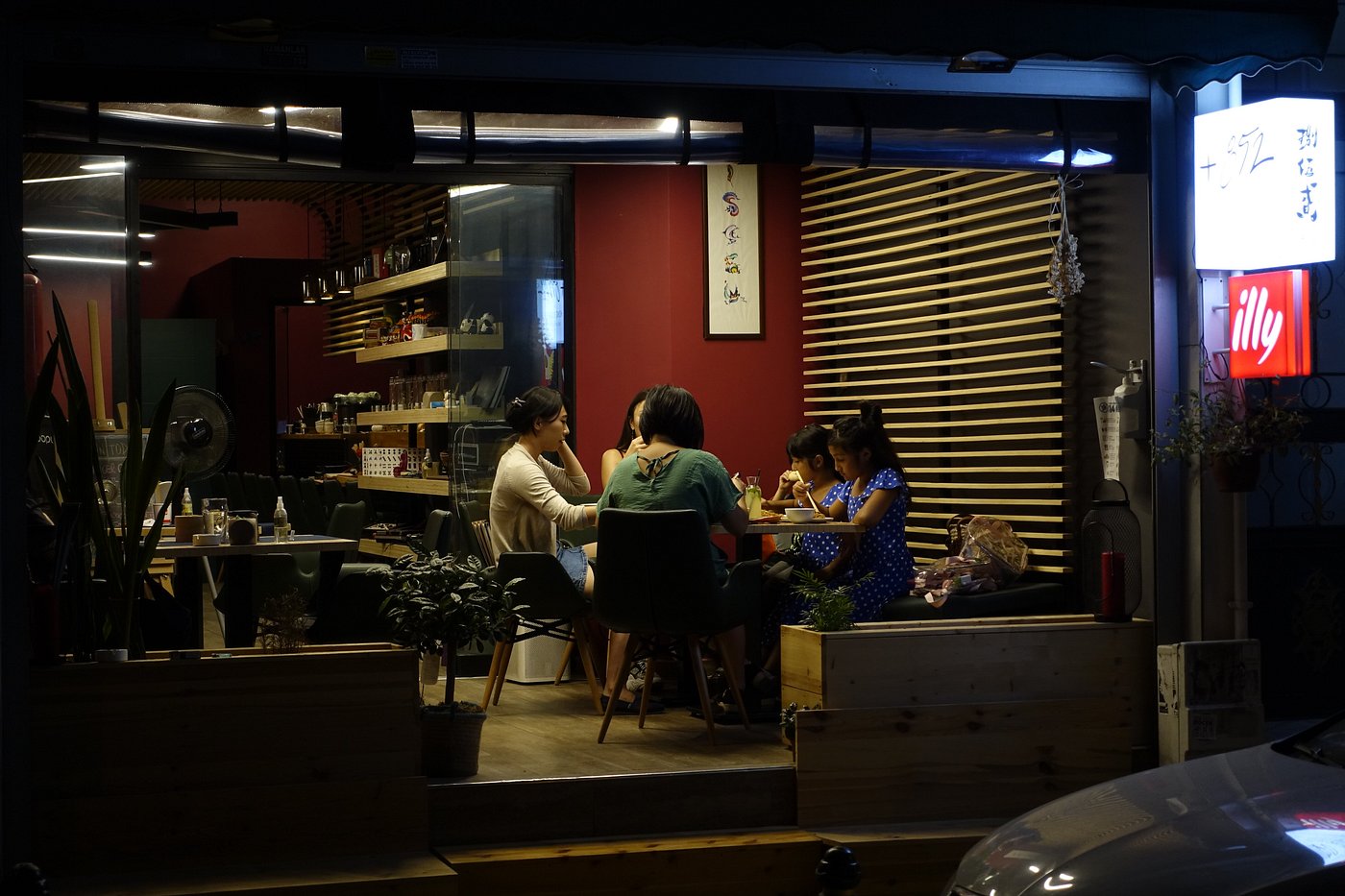 852 Hong Kong Cafe Restaurant