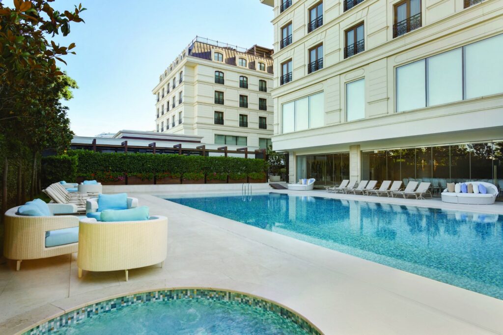 Wyndham Grand Istanbul Kalamis Marina Hotel