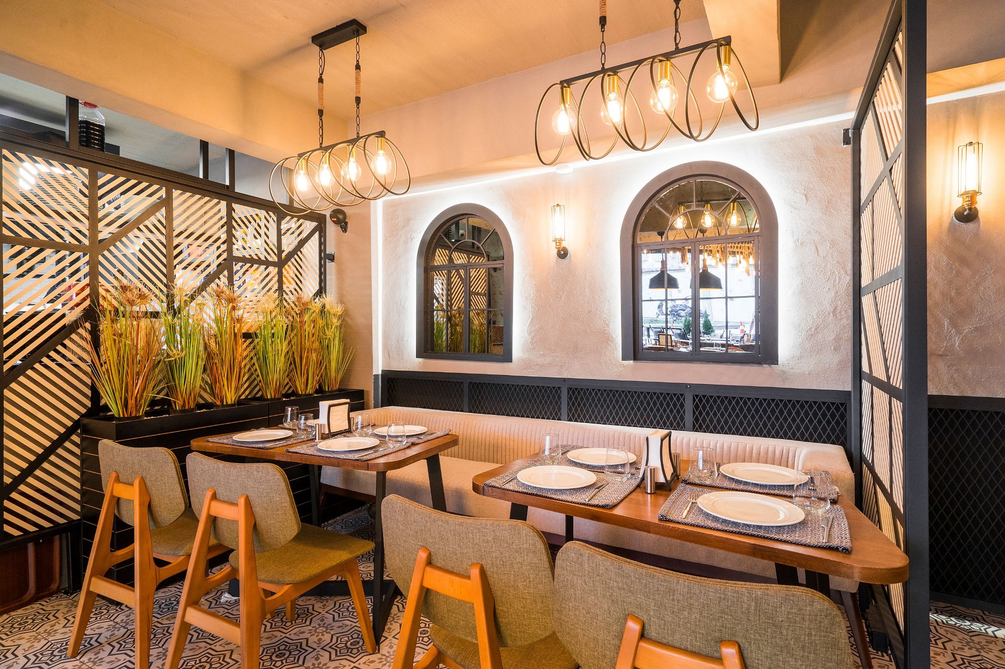 Mivan Restaurant & Cafe