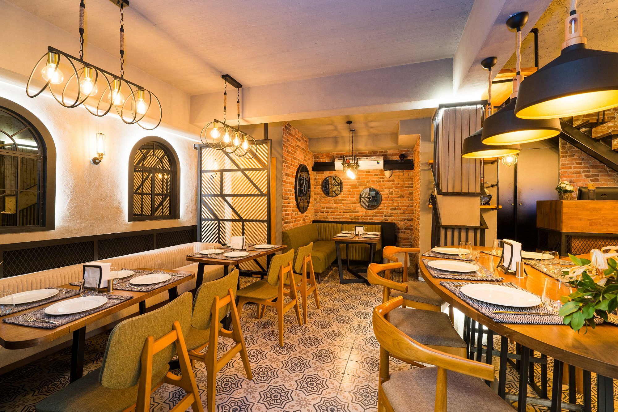 Mivan Restaurant & Cafe