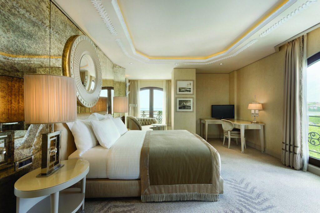 Wyndham Grand Istanbul Kalamis Marina Hotel