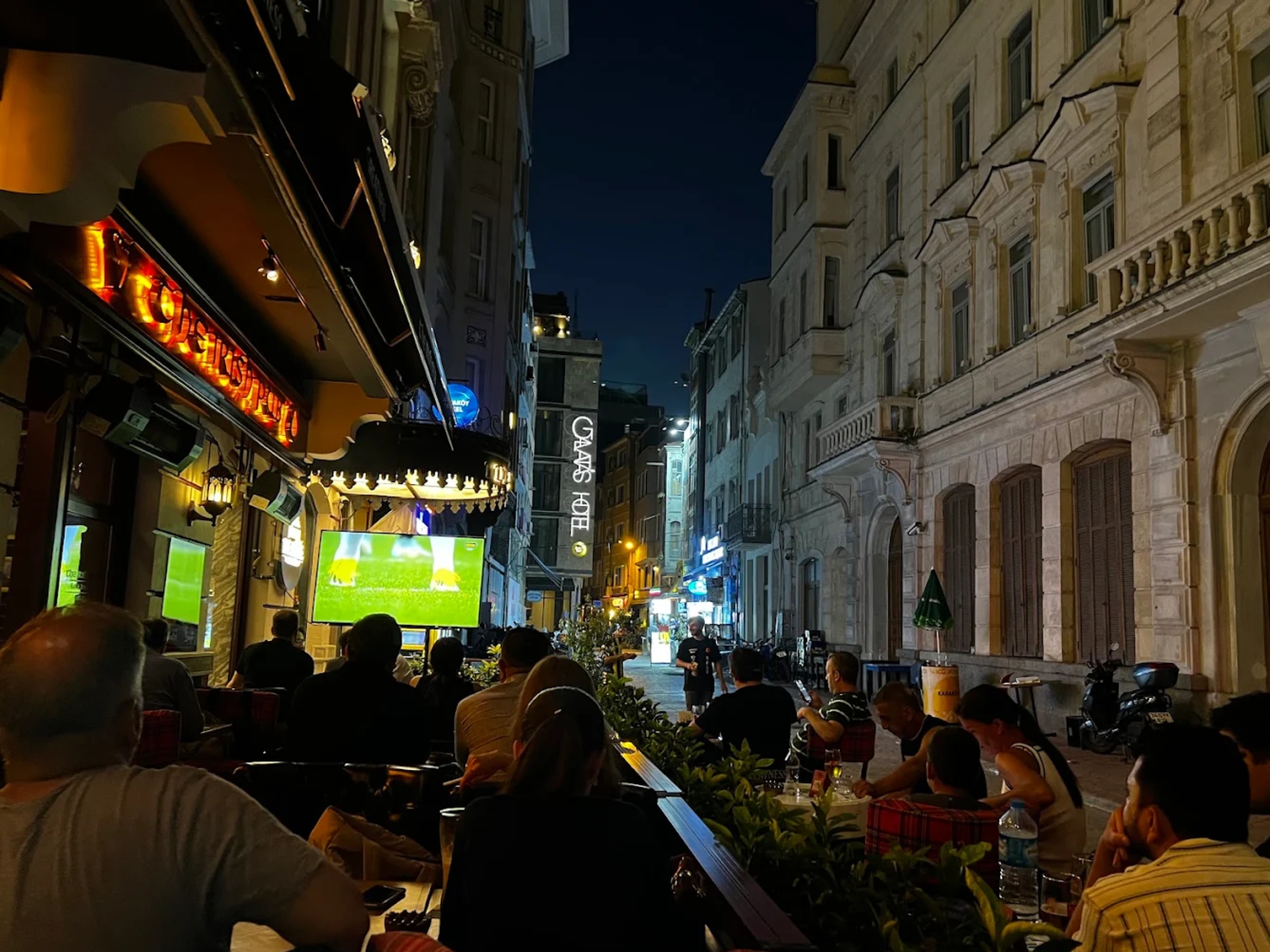 where to watch World Cup 2026 in Istanbul