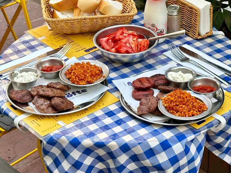 KÖFTE CİHANGİR STREET FOOD