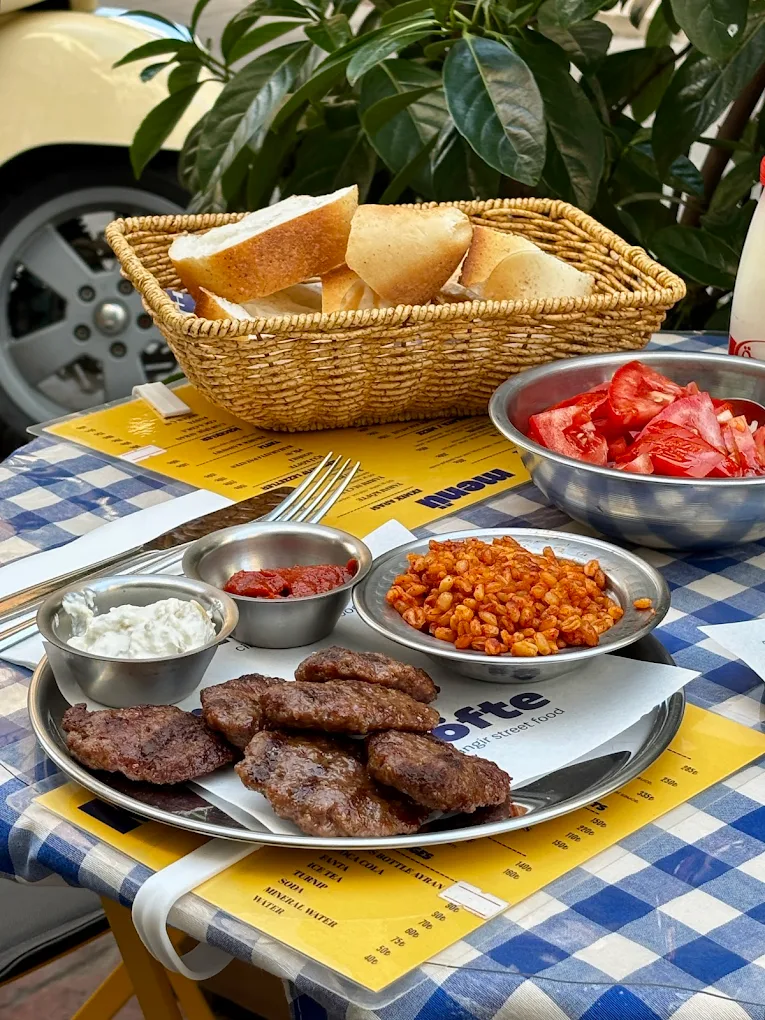 KÖFTE CİHANGİR STREET FOOD