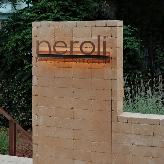 Neroli Daylight Kitchen